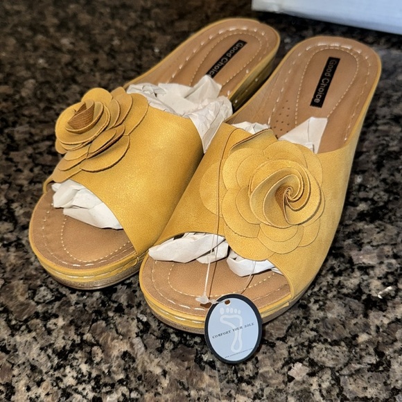 Good Choice Tokyo wedge flower sandal NIB 7.5 - Picture 6 of 10